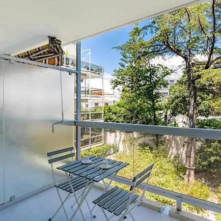 Bright Studio With Pool In * Antibes