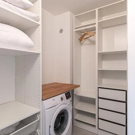 Bright Studio With Pool In
